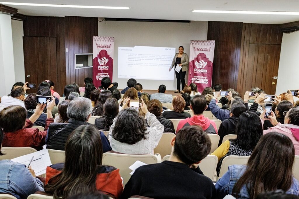 La Secretaría de Economía y Turismo de Puebla capacitó a 84 emprendedores en un curso enfocado en mejorar la calidad de sus procesos productivos, con el fin de fortalecer sus negocios y fomentar el crecimiento económico regional.