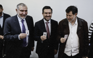 Morena sumó nuevos militantes en el Senado este 18 de febrero. Gerardo Fernández Noroña se afilió formalmente, mientras que Miguel Ángel Yunes Márquez, expulsado del PAN, apareció en la reunión con la dirigencia del partido. Morena ya rebasó el millón de afiliados en su campaña casa por casa.