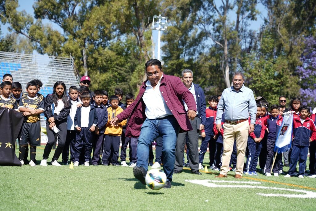 El alcalde Pepe Cinto Bernal inaugura el Torneo Futbolito Bimbo 2025 en Juan C. Bonilla