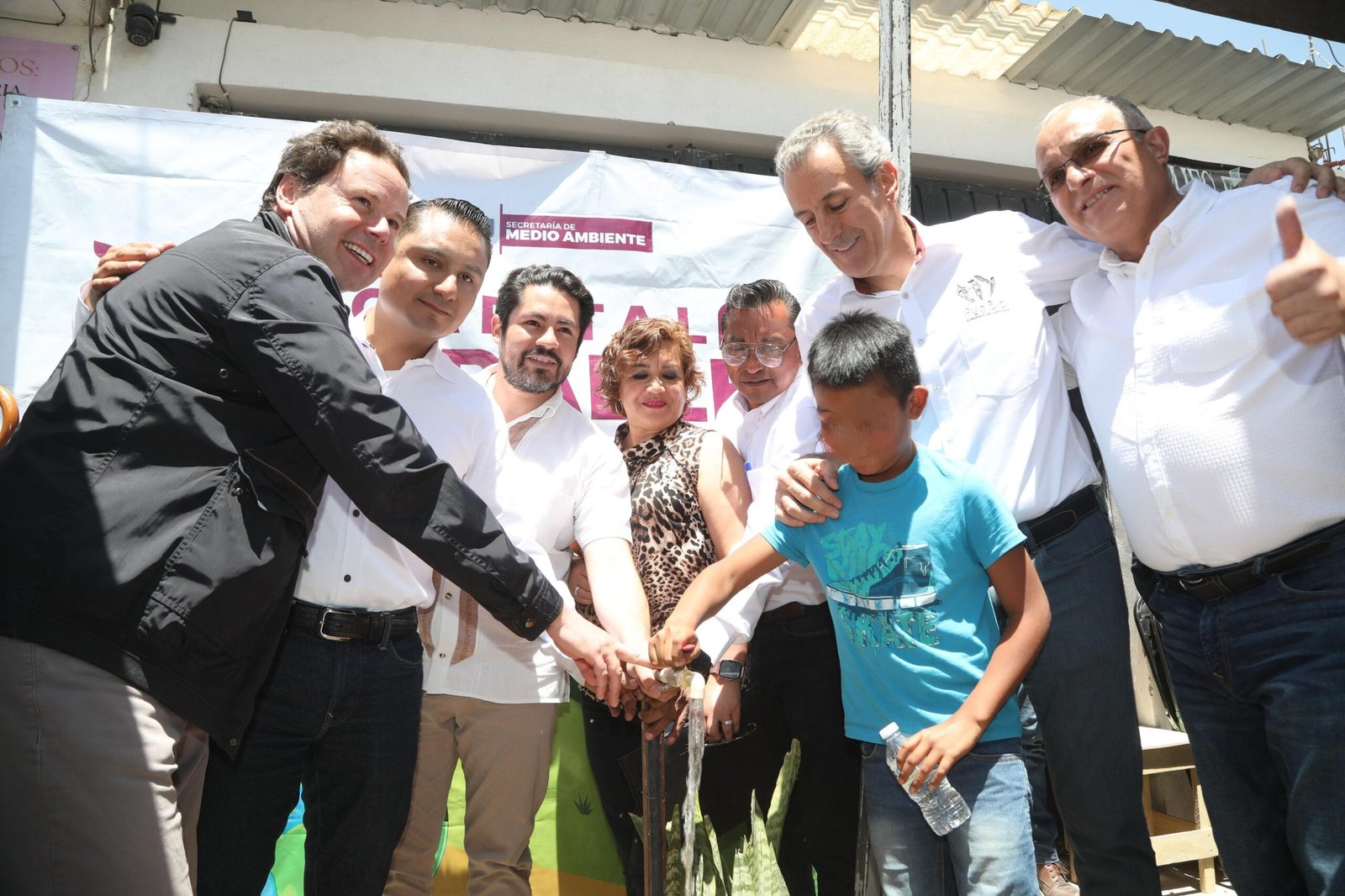 Chedraui asegura agua potable para 400 familias de la colonia 20 de ...