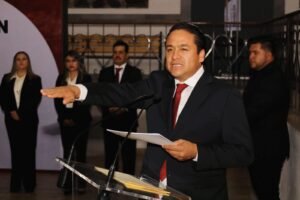 Juan Rivera Trejo rinde protesta como alcalde constitucional de Chignahuapan en relativa calma.