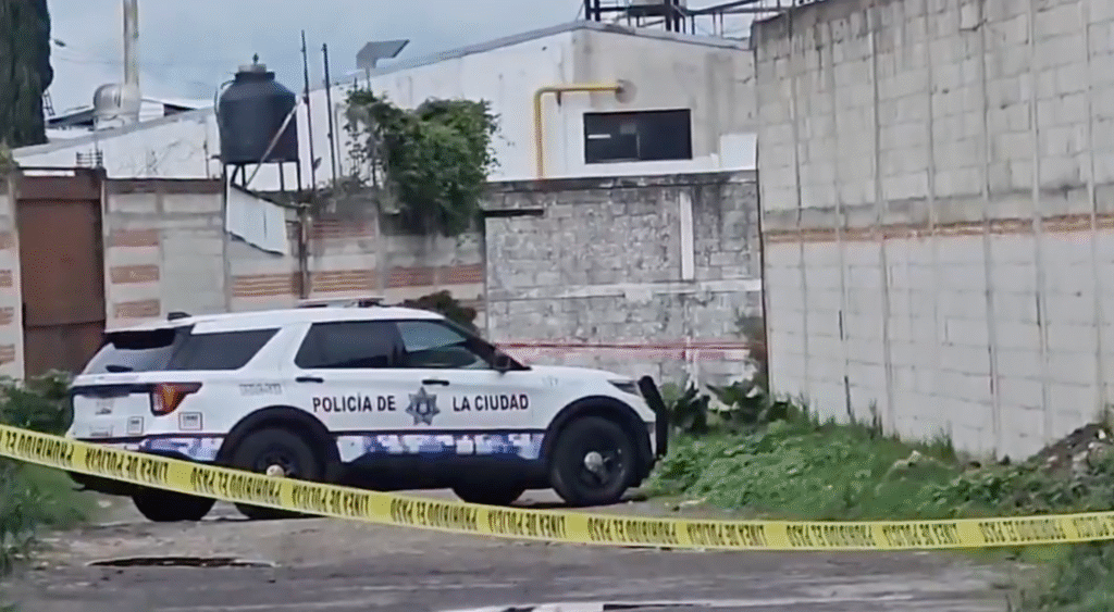 Hallan dos cuerpos degollados cerca del Mercado Xonaca