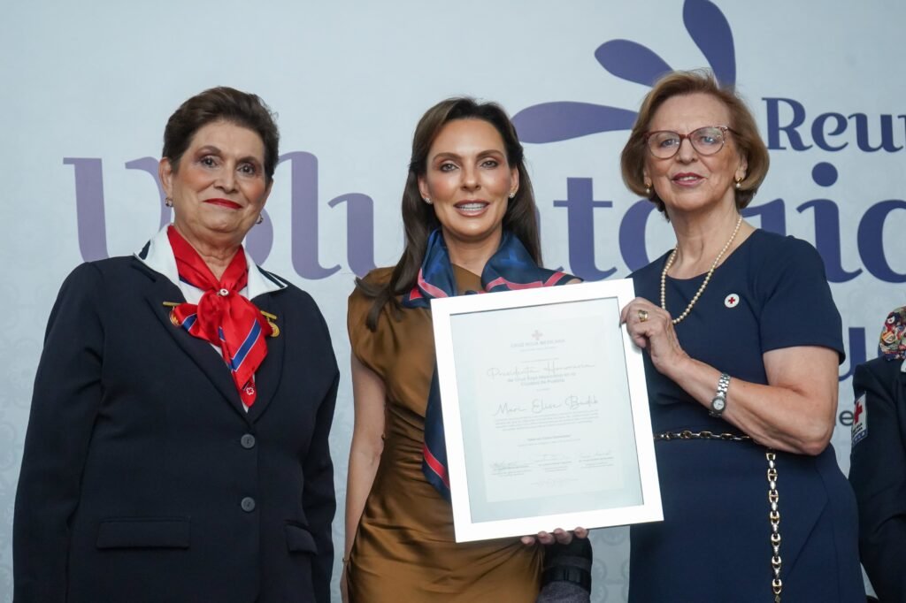 MariElise Budib asume presidencia honoraria del Voluntariado de la Cruz Roja en Puebla