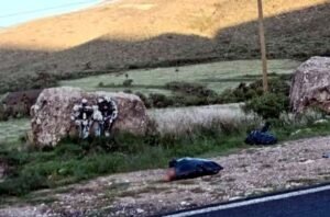 Identifican restos humanos hallados a un costado de la federal México 150, en el tramo conocido como La Herradura de Azumbilla; se trata de Óscar Uriel alias “La Ranita”