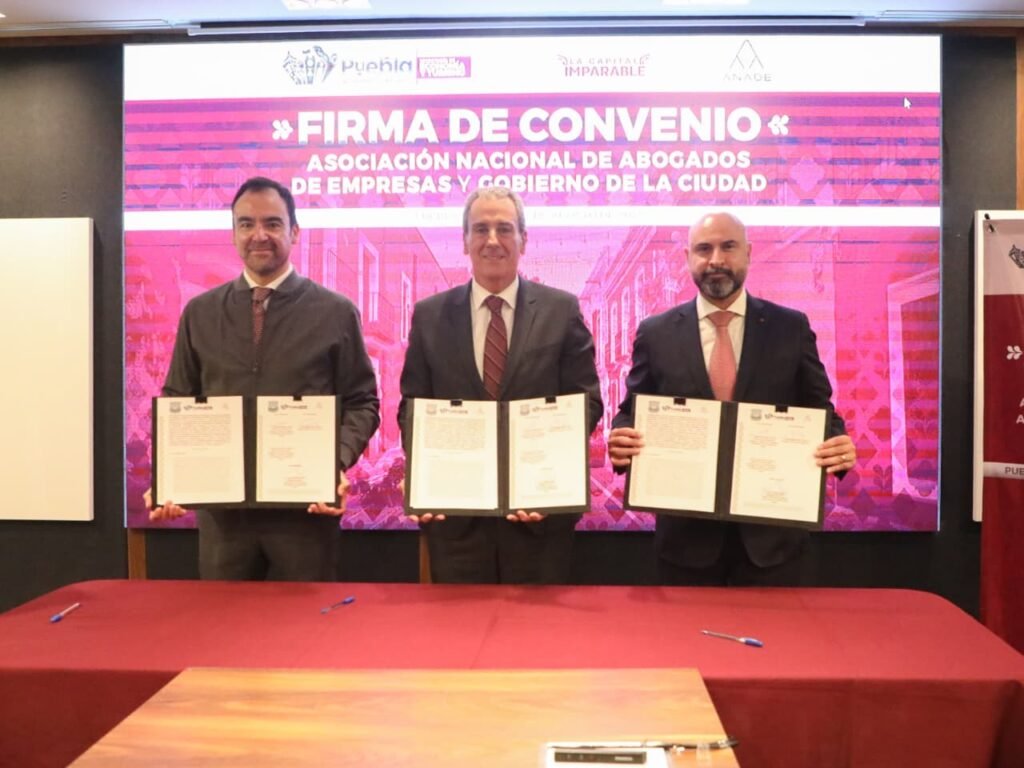 Convenio permitirá trámites clave como registro ante SAT e IMPI