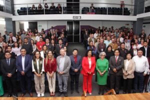 La presidenta del Comité de Participación Ciudadana del Sistema Nacional Anticorrupción, Vania Pérez Morales, impartió la conferencia “Lucha contra la corrupción en el servicio público” ante 160 servidores municipales.