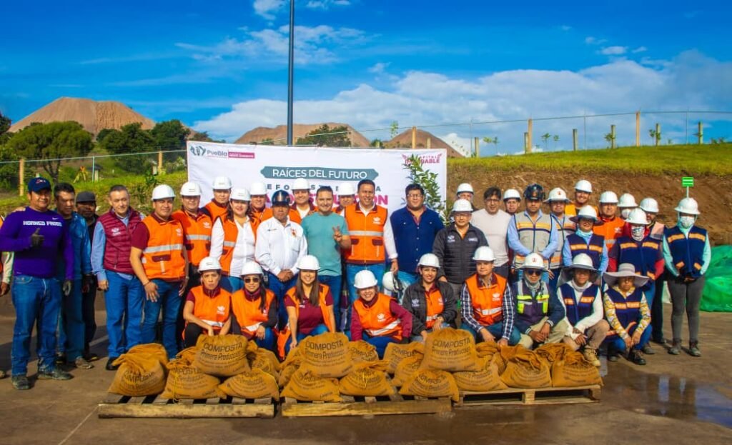El alcalde Pepe Chedraui encabezó la jornada de reforestación con la aplicación de 16.2 m³ de composta, producto de la campaña “Raíces del Futuro”, en la que se sembraron 80 fresnos.
