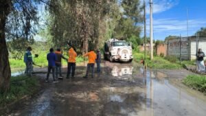 Las labores son realizadas por la Dirección de Protección Civil y cuadrillas.
