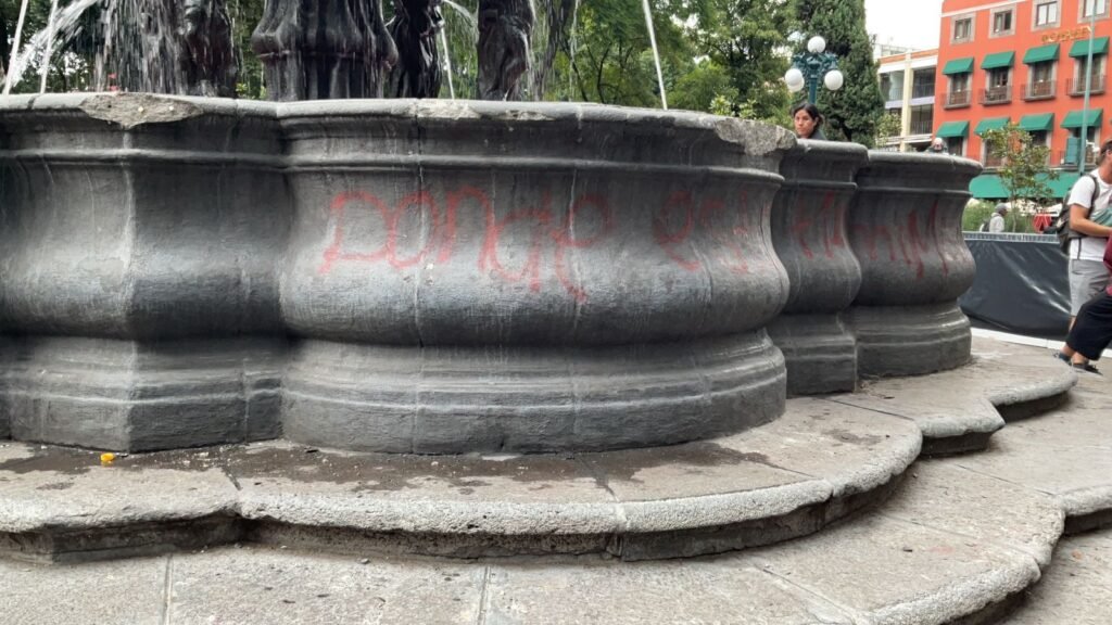 Morras Histéricas e Históricas señaladas por ataque con martillos a la Fuente de San Miguel