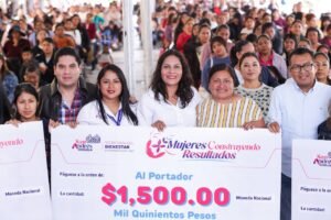 Lupita Cuautle entrega 1.5 mdp en apoyos a mil mujeres de San Andrés Cholul