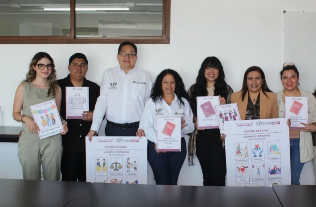 Con lotería y memorama, regidores refuerzan el Código de Ética